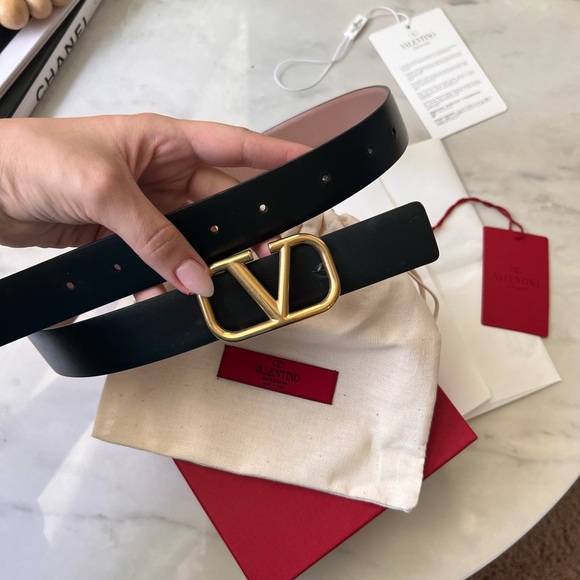 Valentino reversible belt size 80 medium width - Picture 11 of 14